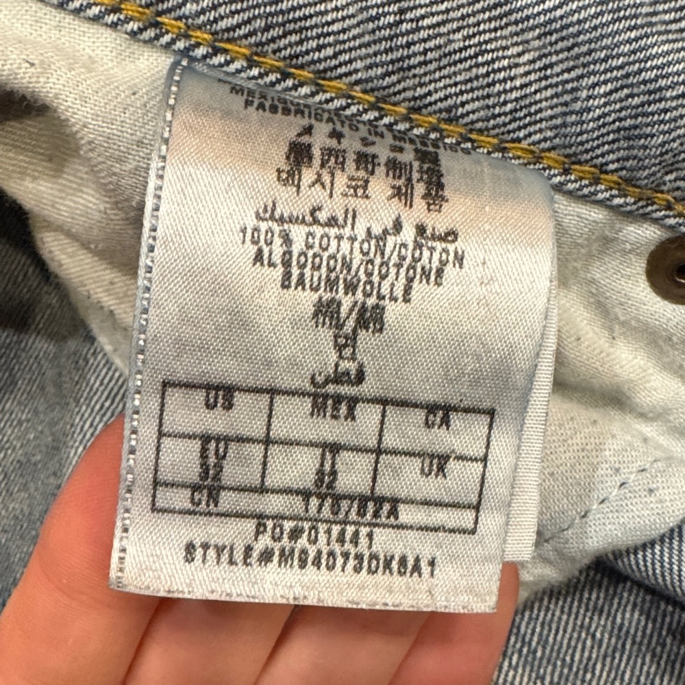 Vintage GUESS Men's Distressed Denim Jeans - Picture 7 of 13